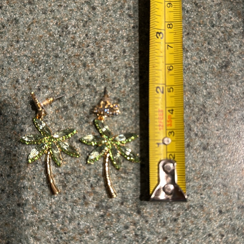 NEW Palm Tree post Earrings - Picture 3 of 4